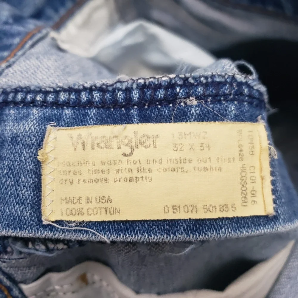 VTG Wrangler 13MWZ Jeans 32x34 Blue Cowboy Cut Denim Light Wash Yellow Tag